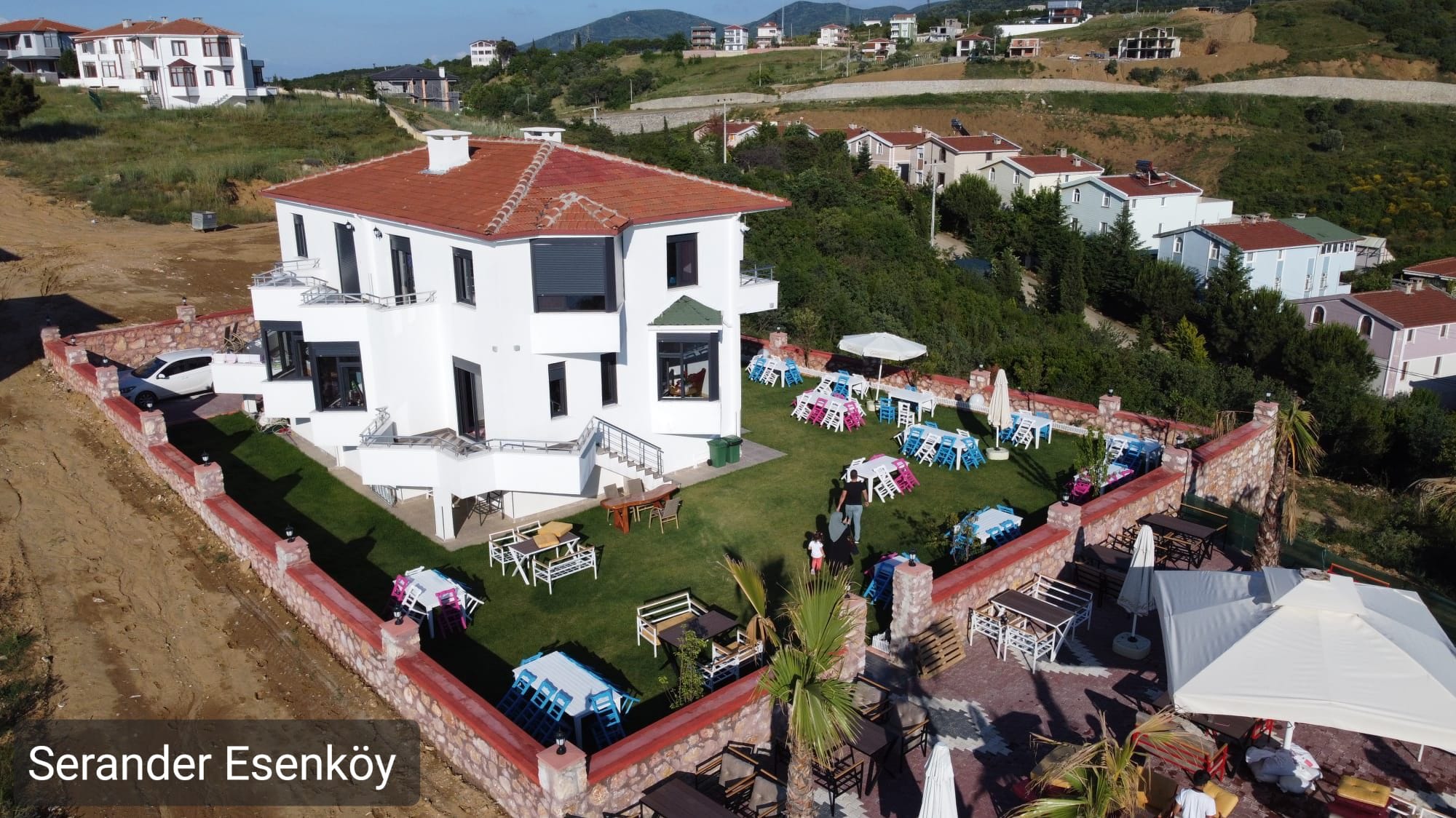 Serander Grup: Cafe ve Restaurant Projesi (2000) - Görsel 1