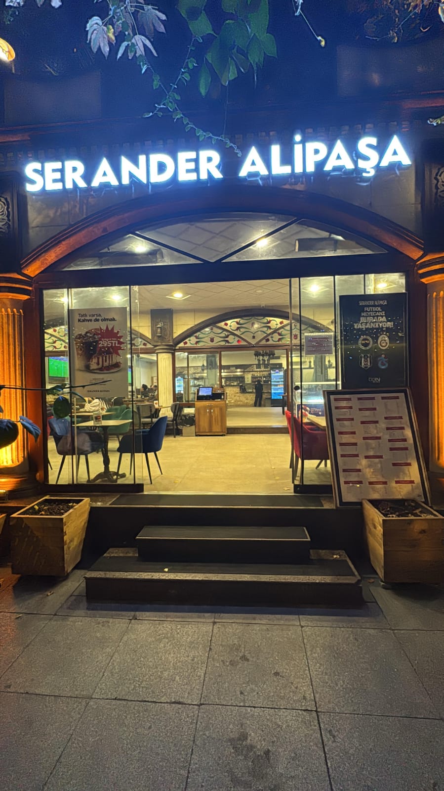 Serander Grup: Cafe ve Restaurant Projesi (2000) - Görsel 3